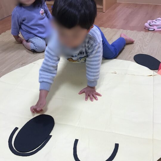 小規模保育園星のおうち大崎　保育活動　正月あそび