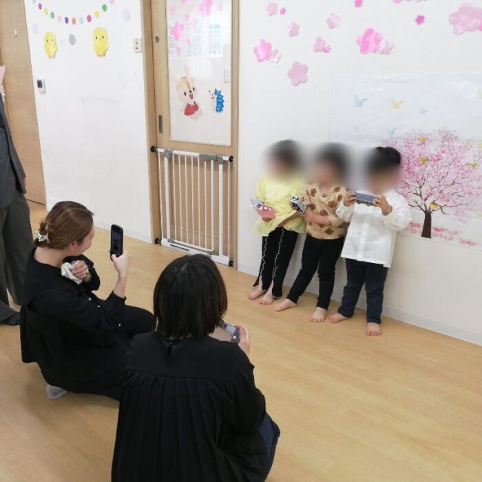 卒園式 あっとほーむママ・にじのこ 記念撮影