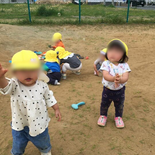 星のおうち幕張北で戸外遊びを楽しむ子どもたちの様子