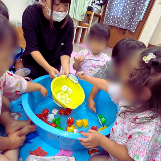 星のおうち幕張の2夏祭りを楽しむ子どもたち