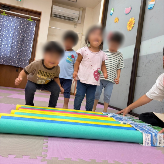 ジャンプ前の子どもたち