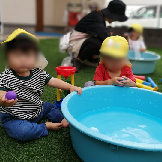 あっとほーむママ・にじのこ 水遊び