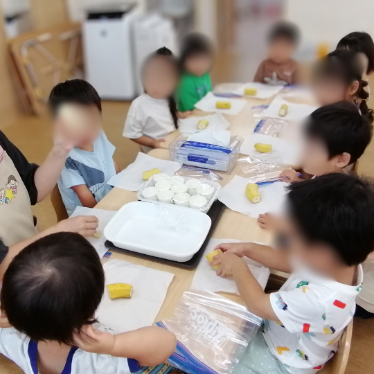 あっとほーむママ・にじのこ 室内活動